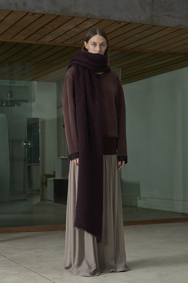 ILARIA NISTRI FALL WINTER 2016 COLLECTION scarf sweater skirt
